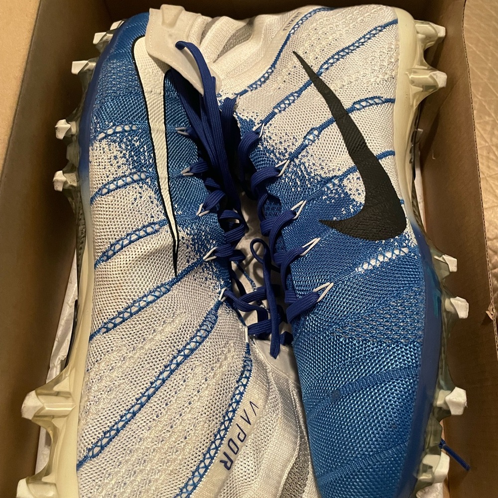 Nike high top cleats NEW
